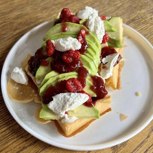 Невероятно вкусные фирменные вафли и кофе наивысшего качества. Двухэтажная кофейня «Таполі» по ул. 17 сентября приглашает брестчан в гости Невероятно вкусные фирменные вафли и кофе наивысшего качества. Двухэтажная кофейня «Таполі» по ул. 17 сентября приглашает брестчан в гости