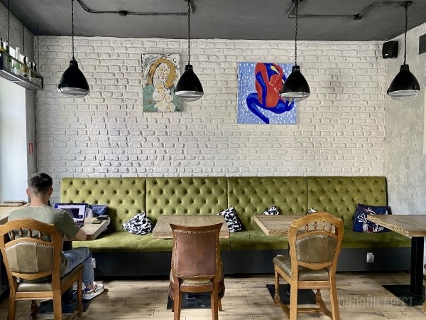 Невероятно вкусные фирменные вафли и кофе наивысшего качества. Двухэтажная кофейня «Таполі» по ул. 17 сентября приглашает брестчан в гости Невероятно вкусные фирменные вафли и кофе наивысшего качества. Двухэтажная кофейня «Таполі» по ул. 17 сентября приглашает брестчан в гости