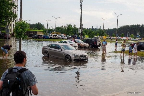 Залитые улицы. Стихия в Минске разыгралась не на шутку