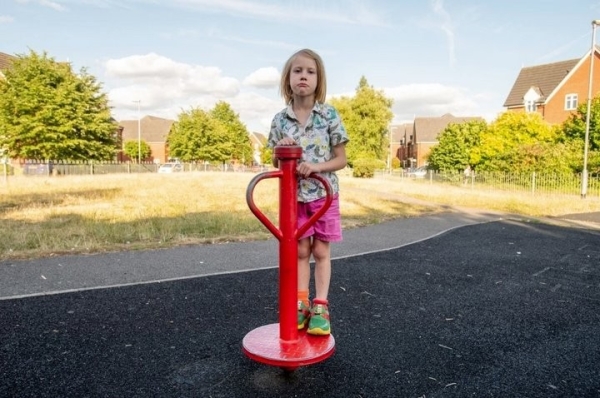 В Британии показали худшую детскую площадку страны. Родители в шоке В Британии показали худшую детскую площадку страны. Родители в шоке