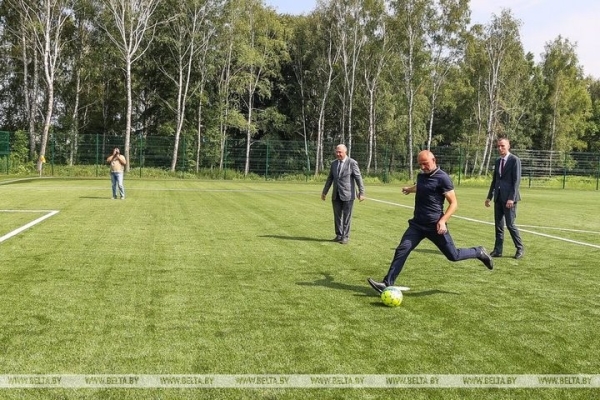 Новое футбольное поле с искусственным покрытием открыли в Малорите