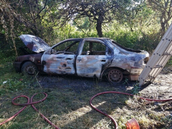В Брестской области полностью сгорел автомобиль В Брестской области полностью сгорел автомобиль