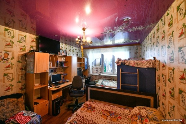 Собирает чернику, завел козу. История белоруса, который в 66 лет остался один с четырьмя детьми Собирает чернику, завел козу. История белоруса, который в 66 лет остался один с четырьмя детьми