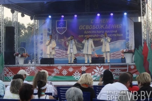 Агрогородок Вистычи вчера стал центром притяжения жителей Брестского района