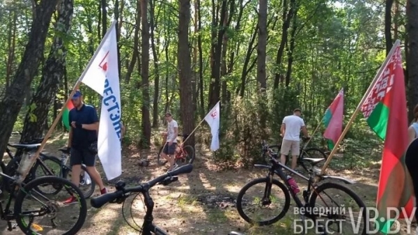 Работники РУП «Брестэнерго» приняли участие в экологической акции в Красном дворе Работники РУП «Брестэнерго» приняли участие в экологической акции в Красном дворе