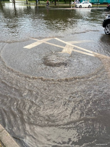 Залитые улицы. Стихия в Минске разыгралась не на шутку