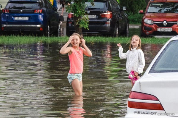Залитые улицы. Стихия в Минске разыгралась не на шутку
