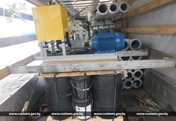 В Бресте таможенники выявили крупную партию товаров без документов В Бресте таможенники выявили крупную партию товаров без документов