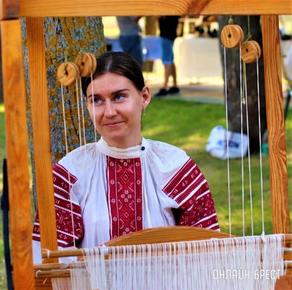 
                Читатель: Вчера на фестивале народного творчества в Малорите
            