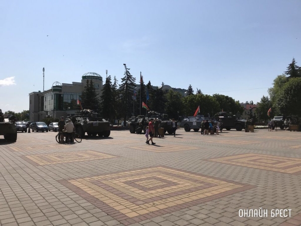 Читатель: Сегодня в Кобрине. Выставка военной техники
Читатель: Сегодня в Кобрине. Выставка военной техники