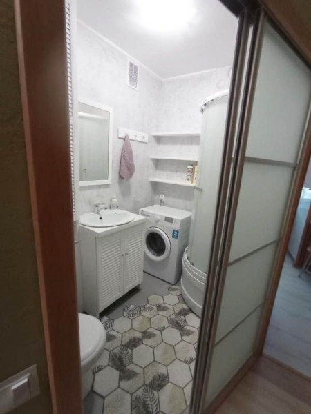 В Беларуси отец переделал для сына-студента хрущевку за 6000 рублей. Посмотрите, что получилось