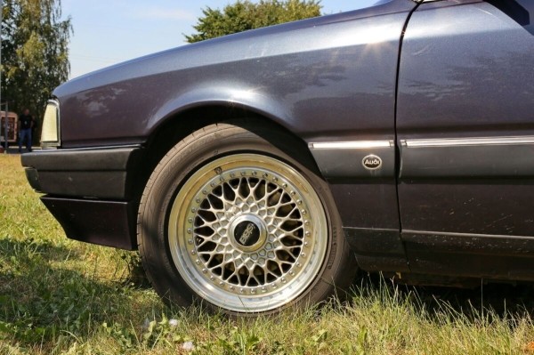 Audi 200 Quattro в руках брестчанина: «Купил за $1 350, а потратил в несколько раз больше» Audi 200 Quattro в руках брестчанина: «Купил за $1 350, а потратил в несколько раз больше»