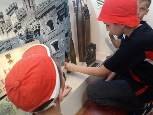 «Не хочу уезжать!». Дети социально-педагогического центра Бреста побывали в гостях у пограничников «Не хочу уезжать!». Дети социально-педагогического центра Бреста побывали в гостях у пограничников