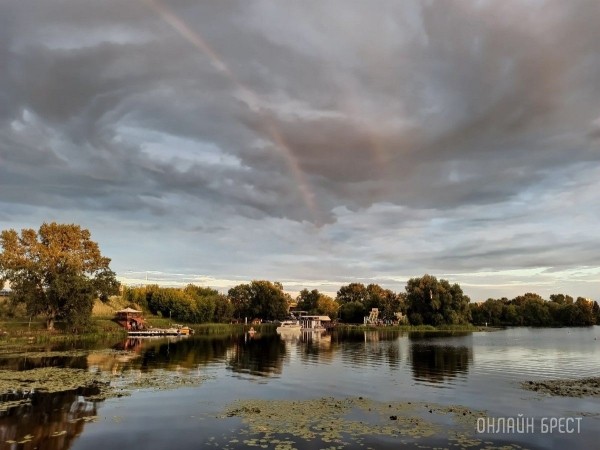 Читатель: Красивая Набережная в Бресте. Фото сделаны вчера вечером
Читатель: Красивая Набережная в Бресте. Фото сделаны вчера вечером