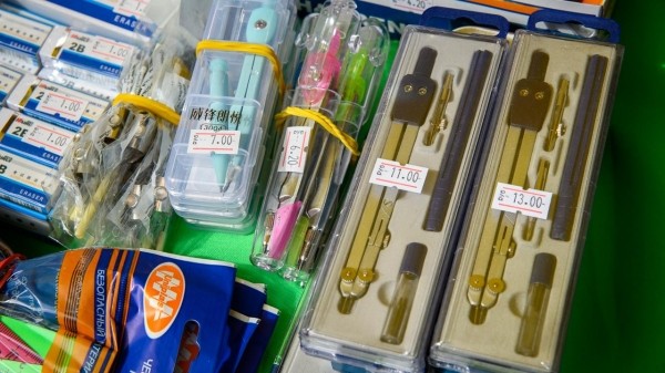 Сходили с восьмиклассником на рынок: сколько он потратил на подготовку к школе