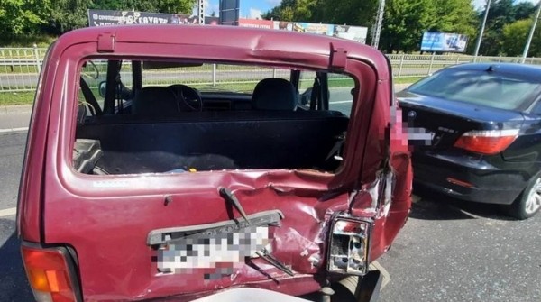 Троллейбус с 20 пассажирами попал в аварию в Бресте Троллейбус с 20 пассажирами попал в аварию в Бресте