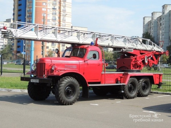 В Бресте на парковке Гребного канала собирается пожарная техника
В Бресте на парковке Гребного канала собирается пожарная техника