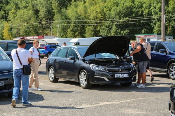 «Начинайте поиски не с машины, а с льготника!» Что ещё можно купить в Европе при бюджете от 15 до 25 тысяч долларов?