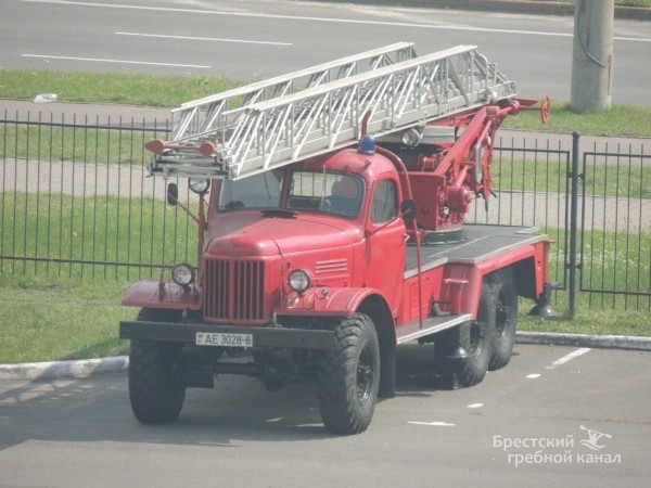 В Бресте на парковке Гребного канала собирается пожарная техника
В Бресте на парковке Гребного канала собирается пожарная техника