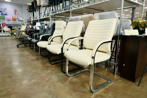 Выгодные акции и беспроцентная рассрочка в дискаунтере мебели «АксХоум» на Вычулках. Столы и стулья для кухни, мягкие кресла, офисная мебель, декор и другое Выгодные акции и беспроцентная рассрочка в дискаунтере мебели «АксХоум» на Вычулках. Столы и стулья для кухни, мягкие кресла, офисная мебель, декор и другое