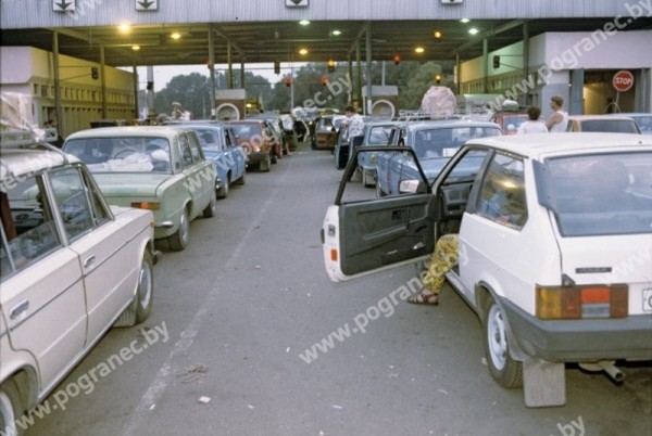 Вспомним, какие были очереди из Бреста в Польшу в 90-е Вспомним, какие были очереди из Бреста в Польшу в 90-е