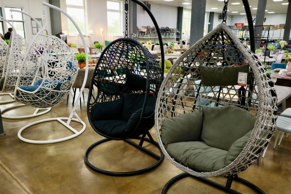 Выгодные акции и беспроцентная рассрочка в дискаунтере мебели «АксХоум» на Вычулках. Столы и стулья для кухни, мягкие кресла, офисная мебель, декор и другое Выгодные акции и беспроцентная рассрочка в дискаунтере мебели «АксХоум» на Вычулках. Столы и стулья для кухни, мягкие кресла, офисная мебель, декор и другое