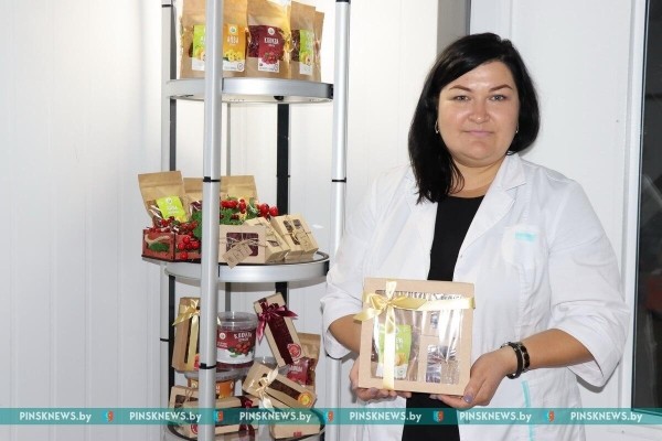 Как в Пинском районе убирают клюкву. Фото и подробности Как в Пинском районе убирают клюкву. Фото и подробности