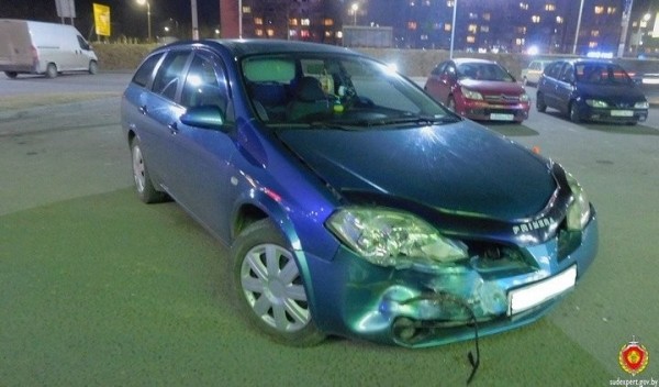 В Беларуси BMW после удара с Nissan вылетел на тротуар и сбил маму с двумя детьми. Приговор В Беларуси BMW после удара с Nissan вылетел на тротуар и сбил маму с двумя детьми. Приговор