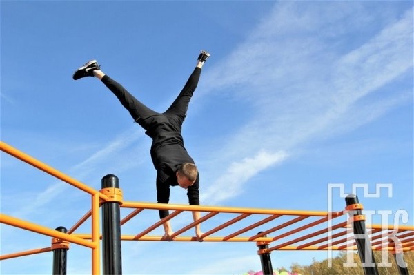 Воркаут-площадку открыли в Беловежском