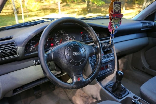 «Дедушка никого к машине не подпускал». История Audi A6 (С4), которая в семье белорусов уже 15 лет