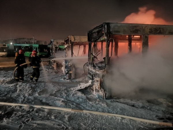 В витебском автопарке сгорели три автобуса В витебском автопарке сгорели три автобуса