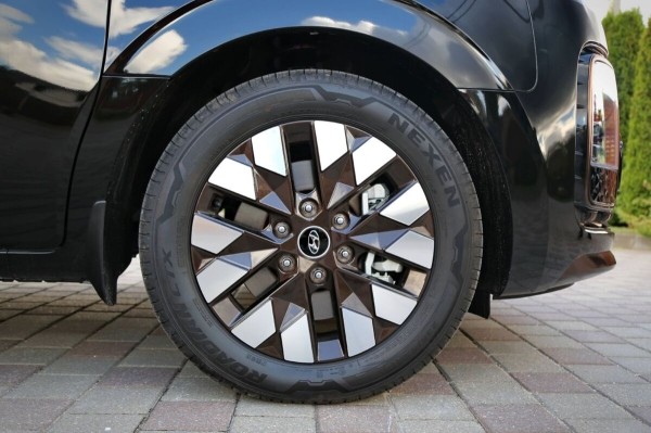 «Растаможка – 25 000 евро!» Белорус привез дизельный Hyundai Staria. Что за он?