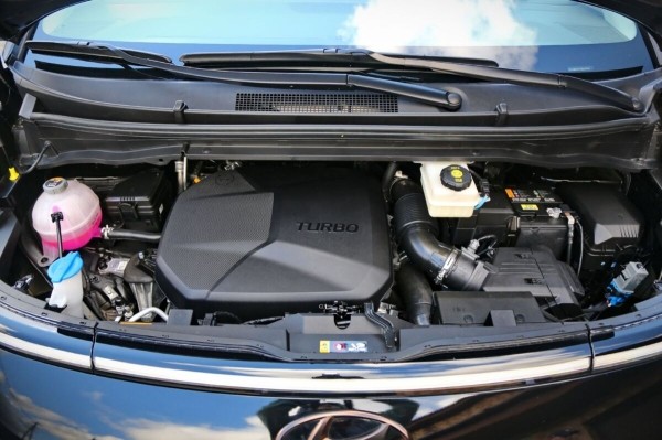 «Растаможка – 25 000 евро!» Белорус привез дизельный Hyundai Staria. Что за он?