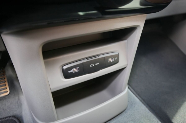 «Растаможка – 25 000 евро!» Белорус привез дизельный Hyundai Staria. Что за он?