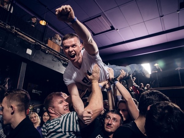 В Бресте 23 октября прошел отчетный концерт начинающих гитаристов. На сцену PUB&CLUB COYOTE взошло 36 новоиспеченных музыкантов. Как это было? В Бресте 23 октября прошел отчетный концерт начинающих гитаристов. На сцену PUB&CLUB COYOTE взошло 36 новоиспеченных музыкантов. Как это было?