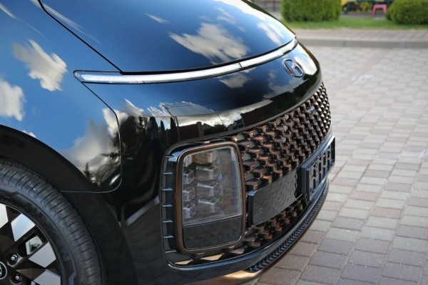 «Растаможка – 25 000 евро!» Белорус привез дизельный Hyundai Staria. Что за он?