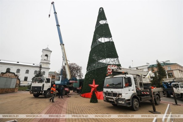 В Бресте открылась предновогодняя ярмарка. Подробности и фоторепортаж В Бресте открылась предновогодняя ярмарка. Подробности и фоторепортаж