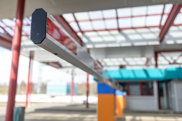 Водитель маршрутки из Вильнюса оставил двух пассажирок по ту сторону границы, пока те отмечали Tax Free. И все по правилам? Водитель маршрутки из Вильнюса оставил двух пассажирок по ту сторону границы, пока те отмечали Tax Free. И все по правилам?