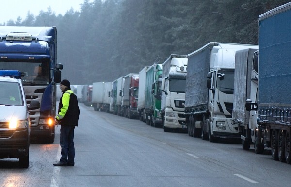 «Стою с осени». Водители о ситуации на границе «Стою с осени». Водители о ситуации на границе