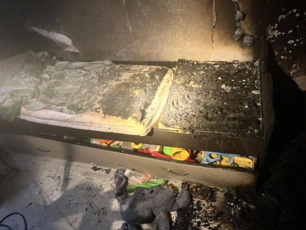 В Беларуси случайный прохожий спас из горевшей квартиры мать с двумя детьми В Беларуси случайный прохожий спас из горевшей квартиры мать с двумя детьми