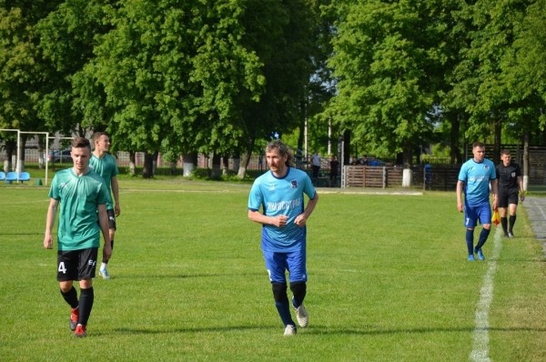 До скольки лет можно профессионально играть в футбол? Вы удивитесь До скольки лет можно профессионально играть в футбол? Вы удивитесь