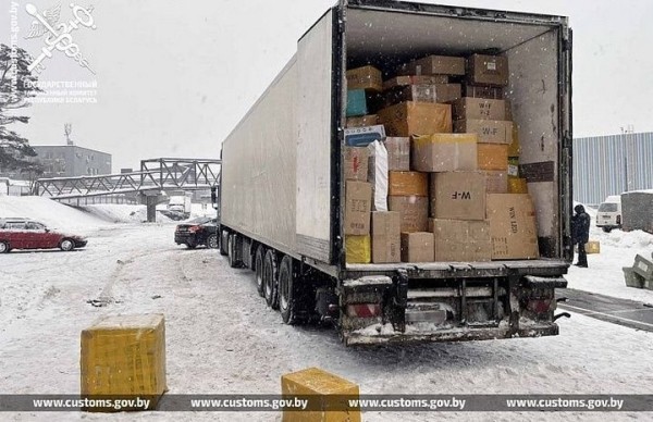 По дороге из Москвы в Брест сотрудники таможни пресекли незаконный ввоз товара более чем на 100 тысяч рублей По дороге из Москвы в Брест сотрудники таможни пресекли незаконный ввоз товара более чем на 100 тысяч рублей