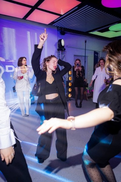 Масштабный БЬЮТИ-КОРПОРАТИВ прошел в Минске. Организатор вечеринки и свадебный стилист-визажист из Бреста рассказали, как это было Масштабный БЬЮТИ-КОРПОРАТИВ прошел в Минске. Организатор вечеринки и свадебный стилист-визажист из Бреста рассказали, как это было