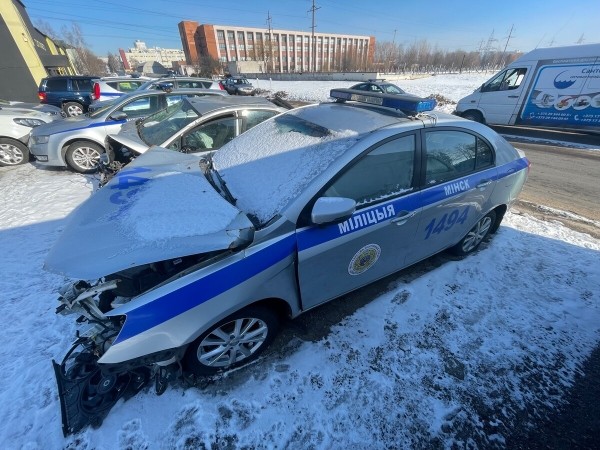 МВД продает аварийные Geely Emgrand 7 из Минска. За сколько предлагают машины?