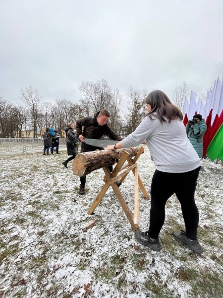 Так провожают сегодня Масленицу в Бресте в Парке культуры и отдыха Так провожают сегодня Масленицу в Бресте в Парке культуры и отдыха