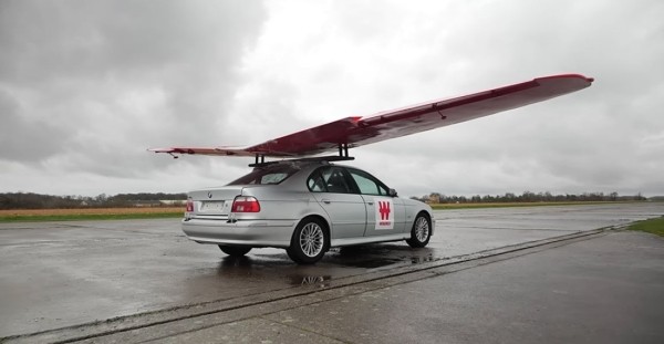 Эксперимент: как далеко может улететь BMW E39, если на нее поставить крылья самолета Эксперимент: как далеко может улететь BMW E39, если на нее поставить крылья самолета