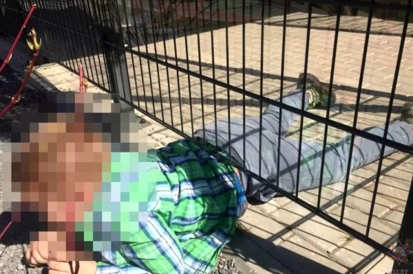 В Беларуси ребенок застрял в металлическом боксе для велосипедов