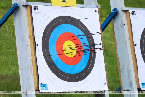 Сильнейшие лучники страны открыли сезон в Бресте