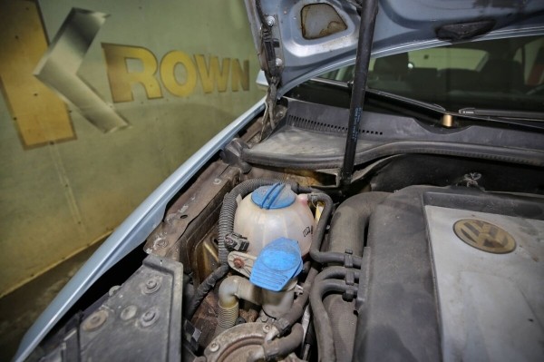 «Брал новым у дилера в 2009 году». Белорус показал VW Jetta 1.9 TDI, который до сих пор обслуживает у «официалов» «Брал новым у дилера в 2009 году». Белорус показал VW Jetta 1.9 TDI, который до сих пор обслуживает у «официалов»