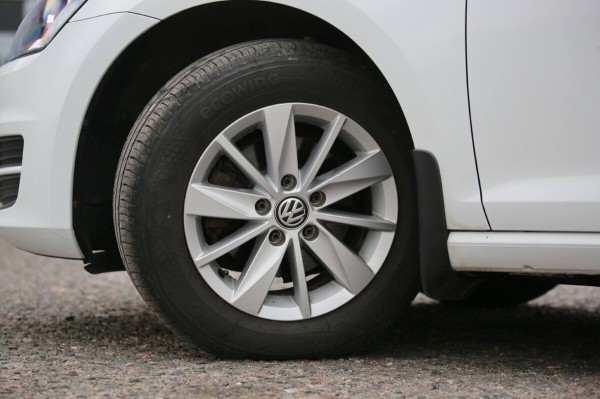 Белорус купил «непроходной» VW Golf, но выставил его на продажу. Чем не понравился 1,2-литровый хетчбэк? Белорус купил «непроходной» VW Golf, но выставил его на продажу. Чем не понравился 1,2-литровый хетчбэк?